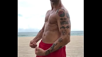 Preview 3 of Sexy Girl Rap Telar - BEACH BODY BRO