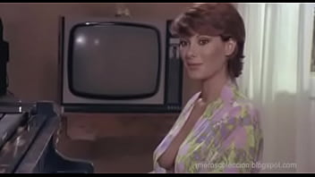 Preview 1 of French Mature Desk - Edwige Fenech sexy en el piano (La Profesora Ense&ntilde_a En Casa)