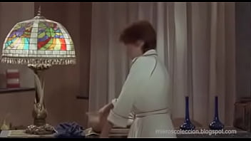 Preview 4 of Awek Umr 19 - Edwige Fenech espiada (La Profesora Ense&ntilde_a En Casa)
