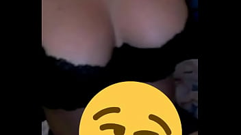 Preview 1 of Sex Hot Dat Com - Mi novia me ense&ntilde_a sus tetas por whatsapp