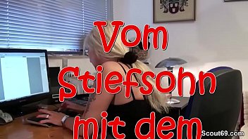 Preview 1 of Hot Anty Hindi - Stief-Sohn mit Riesen Pimmel fickt seine Mutter