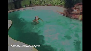 Preview 1 of Arap Seks Hijap Mp3 - ChicagoPeach Pool Side Sex