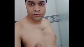 Preview 1 of Madrasi Movie Full Hd - Eu no banho