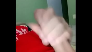 Preview 2 of Party Mmf - Novinho de 19 anos na punheta