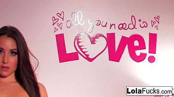 Preview 1 of Moving Hot Hd - Lola Foxx solo fun