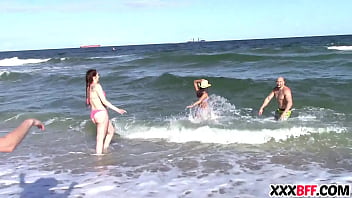Preview 4 of Skandal Babe Porn - Spring break friends sharing a cock