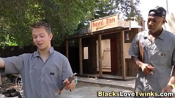 Preview 1 of Oma Lesbisch - Twink jizzed by black guy