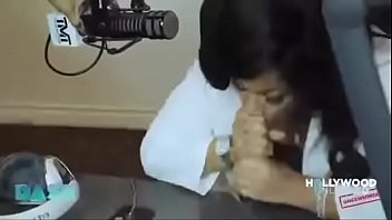 Preview 2 of Evetamin C - Head doctor sucks cucumber off like a pro