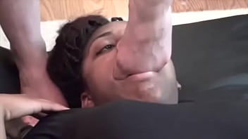 Preview 3 of Stranger Handjob Parking Place - Empregada Negra Servindo de tapete para Patroa Rica pisar