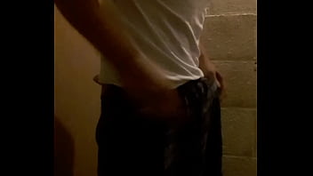 Preview 2 of Pedo Anal - Sobandome rico el bulto