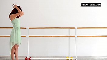 Preview 1 of Naughty Wen - Redhead Zlata doing standing bridges