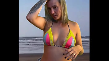 Preview 3 of Beeg 720p Hd Video Downlode - Deixei o gar&ccedil_om da barraca da praia de pau duro e pedir pra pegar e sentir o volume .