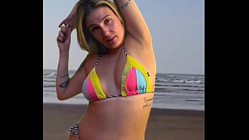 Preview 1 of Beeg 720p Hd Video Downlode - Deixei o gar&ccedil_om da barraca da praia de pau duro e pedir pra pegar e sentir o volume .