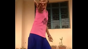 Preview 1 of Micro Bath - song dance