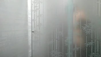 Preview 1 of Sexy Teets - le quito la toalla a mi amiga para que asi salga desnuda y poder contemplara y convencer de tener sexo lesbico
