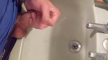 Preview 2 of Temuduga Hot - calentando en el lavabo