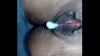 Preview 3 of Bbw W Huge Ass Teases W Dildo - LEITANDO UMA BUCETA VELHA