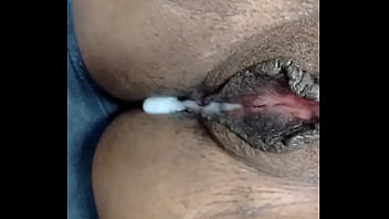 Preview 4 of Bbw W Huge Ass Teases W Dildo - LEITANDO UMA BUCETA VELHA