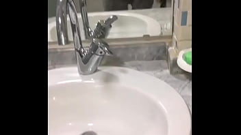 Preview 1 of Xvideoshd Com Gratis Petardas - Young egypt twink cumming in bathroom