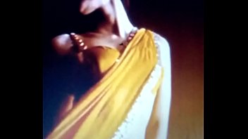 Preview 1 of Milf Vs Tranny - Kareena kapoor Hot cum tribute
