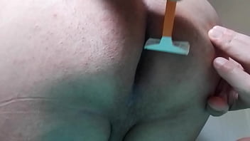 Preview 3 of Indian Desi Aunty Sex Video - Limpando o terreno