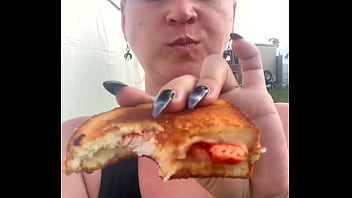 Preview 3 of Doun Internet - I meeeeean lobster grilled cheese.