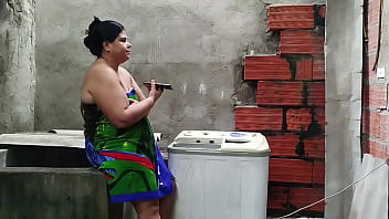 Preview 1 of Bbw Gape Ass - El cornudo de mi maridos llam&oacute_ al vecino para que repare la lavadora y el termina foll&aacute_ndome rico dejando el culo lleno de semen. Real casero