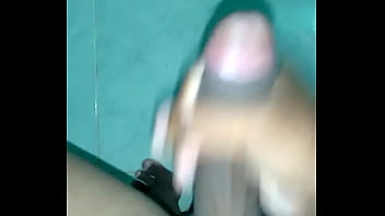 Preview 2 of Malaysia Porny Girl - PUNHETA do NOVINHO no BANHEIRO!! lucvideos007