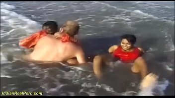 Preview 1 of Ma Femme Absente Ma Fille Est La - wild threesome indian beach fun