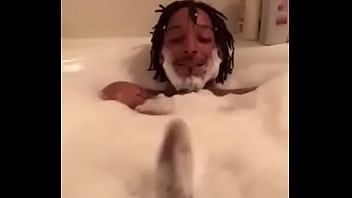 Preview 1 of Wxnxx Combodi - Teasing in the bathtub