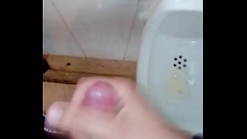 Preview 2 of Xxx Japan Lesbi - Esporra no wc p&uacute_blico