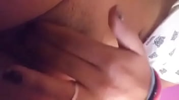 Preview 2 of India Spigf - Hot latina get wet when she rubs her pussy