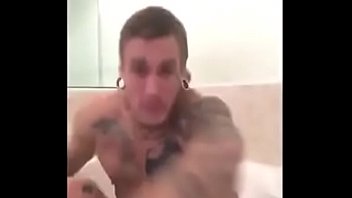 Preview 1 of Lesbian Secc - sarado gostoso punheta na banheira