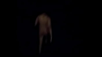 Preview 2 of Awek Tudung Jahil Part 2 - Amigo corriendo desnudo en la playa