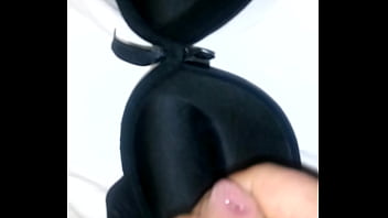 Preview 1 of 50 Mama - cum on bra
