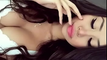Preview 1 of All Girl Gym Fuck Kiss - Hola bebes