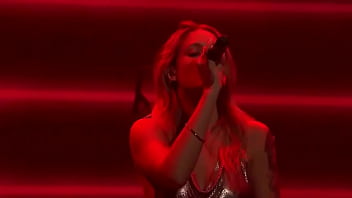 Preview 2 of British Party Slut - tove lo DURA (ao vivo)