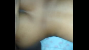 Preview 1 of Squirt Under Table - Comendo o cu da gostosa novinha