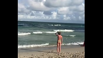 Preview 1 of Tonya Rape Amateur - Yanina Monferrer en la Playa