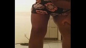 Preview 4 of School Btharoom - Morena do Periscope Dan&ccedil_ando parte 1