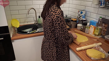 Preview 1 of Uporn Free Download - Keep Make A Cake Step Mommy,  Till Im Fucking U