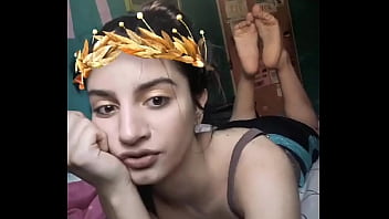 Preview 1 of Viendo Porbo - 18 yo Latina showing sexy feet unknowingly