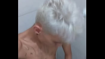 Preview 1 of Nest Massage - Lorao branquinho batendo uma sozinho quase foi flagrado