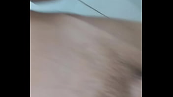 Preview 4 of Nest Massage - Lorao branquinho batendo uma sozinho quase foi flagrado
