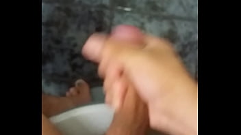 Preview 1 of Sex Somebody - Batendo uma no banheiro
