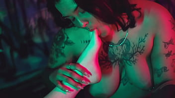 Preview 4 of Ular Ibu - Foot Fetish Threesome: Acidalia,  Mad Maxxx &amp_ Rotten Venus