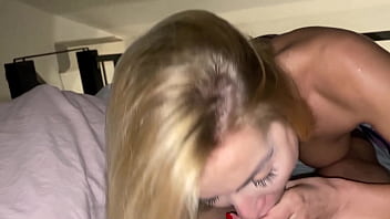 Preview 1 of Beeg Sex Bww - HORNY BLONDE BITCH GIVES HER BOYFRIEND THE WETTEST BLOWJOB EVER