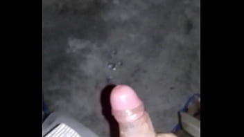Preview 4 of Tranny Con Chico - Punheta do novinho com gozada