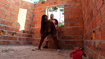Preview 2 of Asian Youga - Fudendo a mulata baiana rabuda na casa em obro e no carro - May Silva