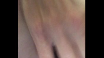 Preview 1 of Evelyn Loves - Fingering fun